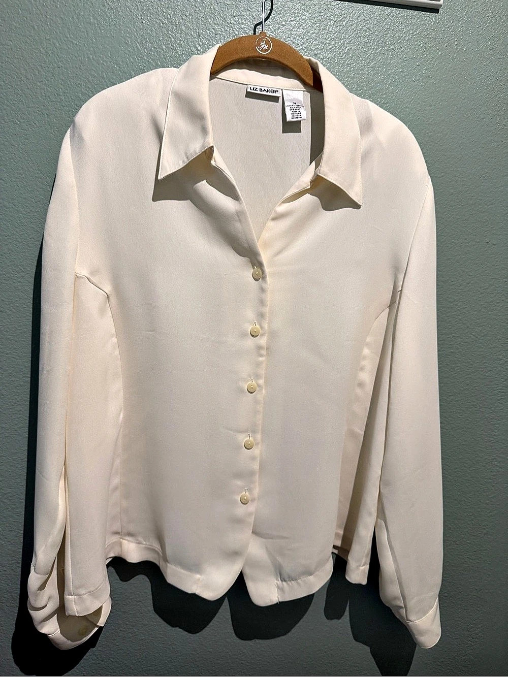 Liz Baker Button Down Blouse in Cream Size 18 Like New